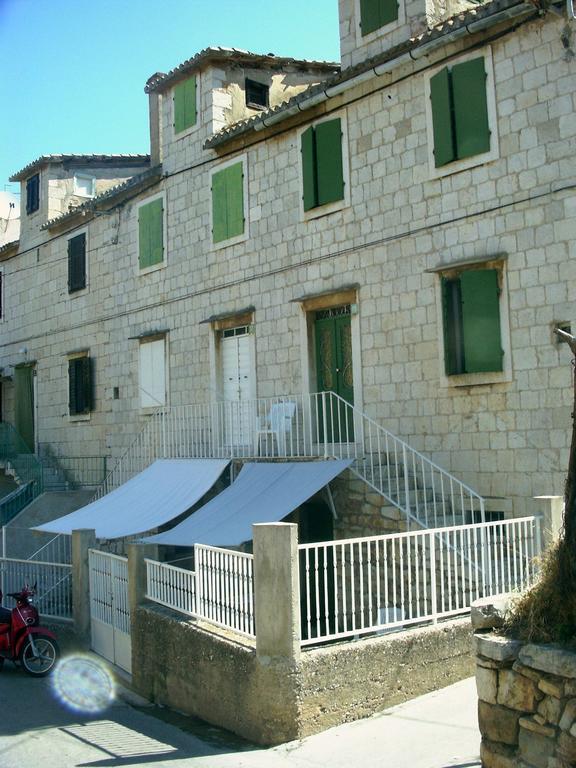 Marina Rooms Komiža Kamer foto