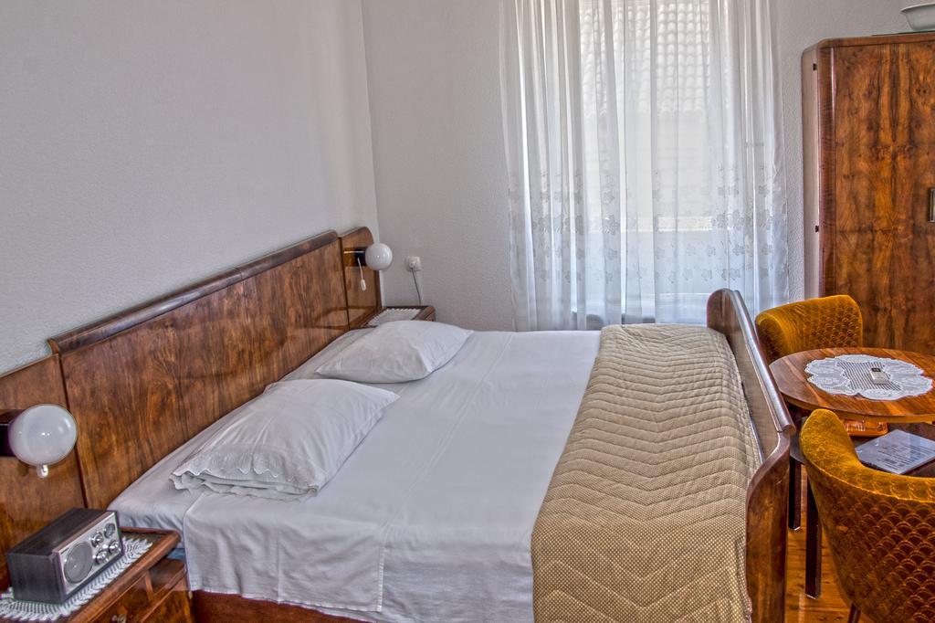 Marina Rooms Komiža Kamer foto