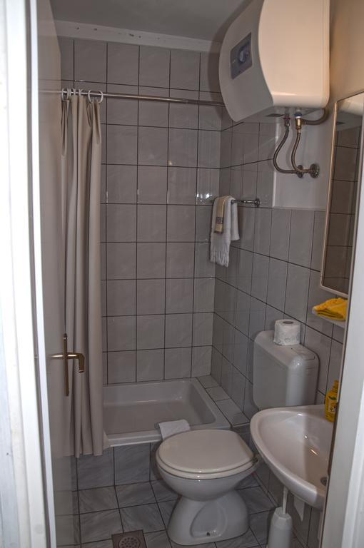 Marina Rooms Komiža Kamer foto